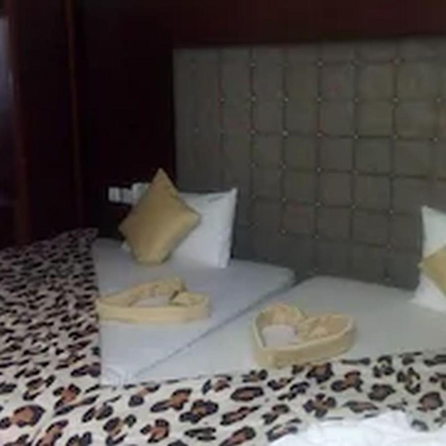 Hotreef Airport Hotel Dar es Salaam Esterno foto