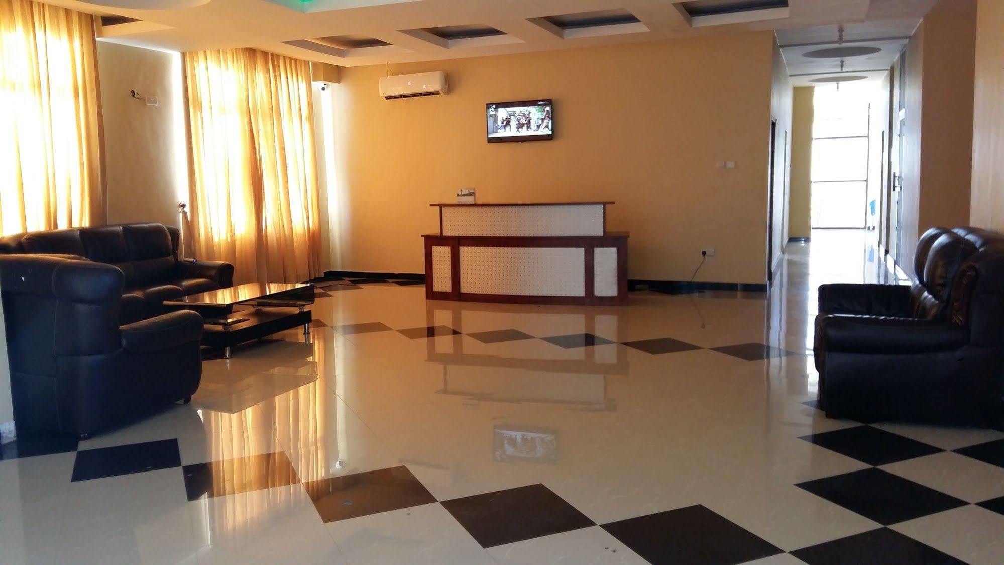 Hotreef Airport Hotel Dar es Salaam Esterno foto